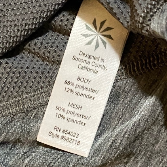 ATHLETA Razor Back Gray Tank size M - Picture 4 of 8